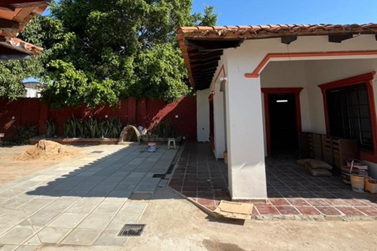Casa para alugar em Fernando de la Mora, Zona Leopardi