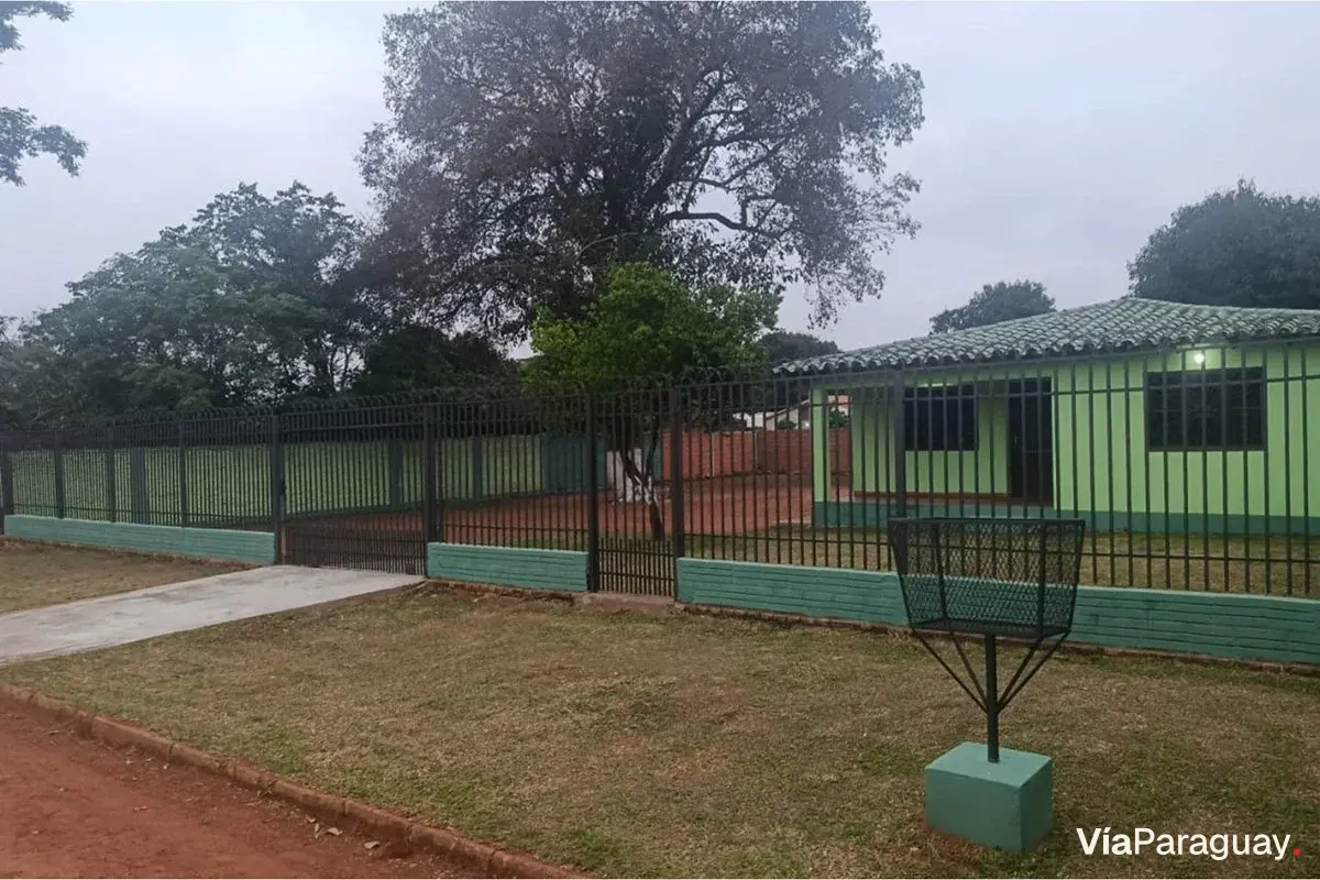 Casa para alugar em Kennedy, Capiata