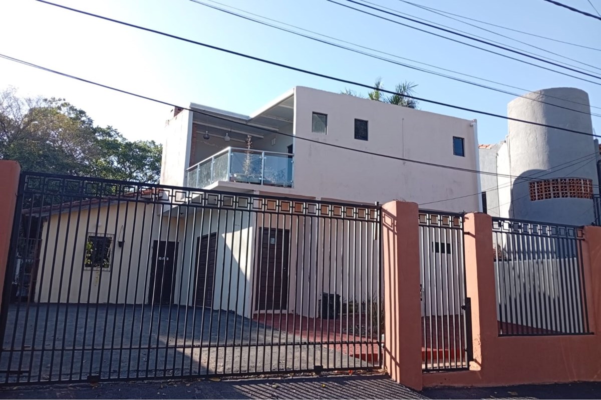 Casa para alugar em Lambaré, San Antonio, com 4 quartos