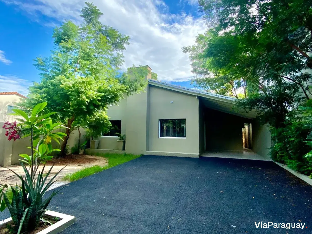 House for rent in Los Laureles, Asunción