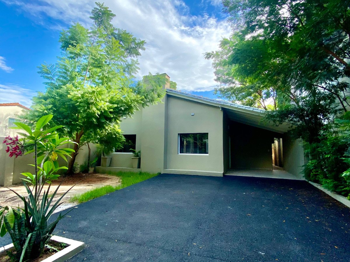 House for rent in Los Laureles, Asunción