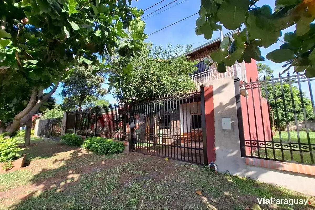 Casa en alquiler en Rincón de Ñemby con 2 dormitorios