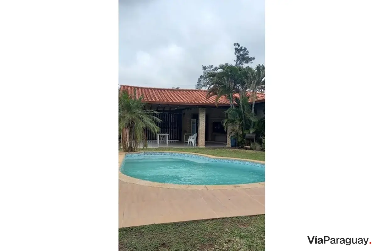 Casa para alugar em San Bernardino com piscina e jardim