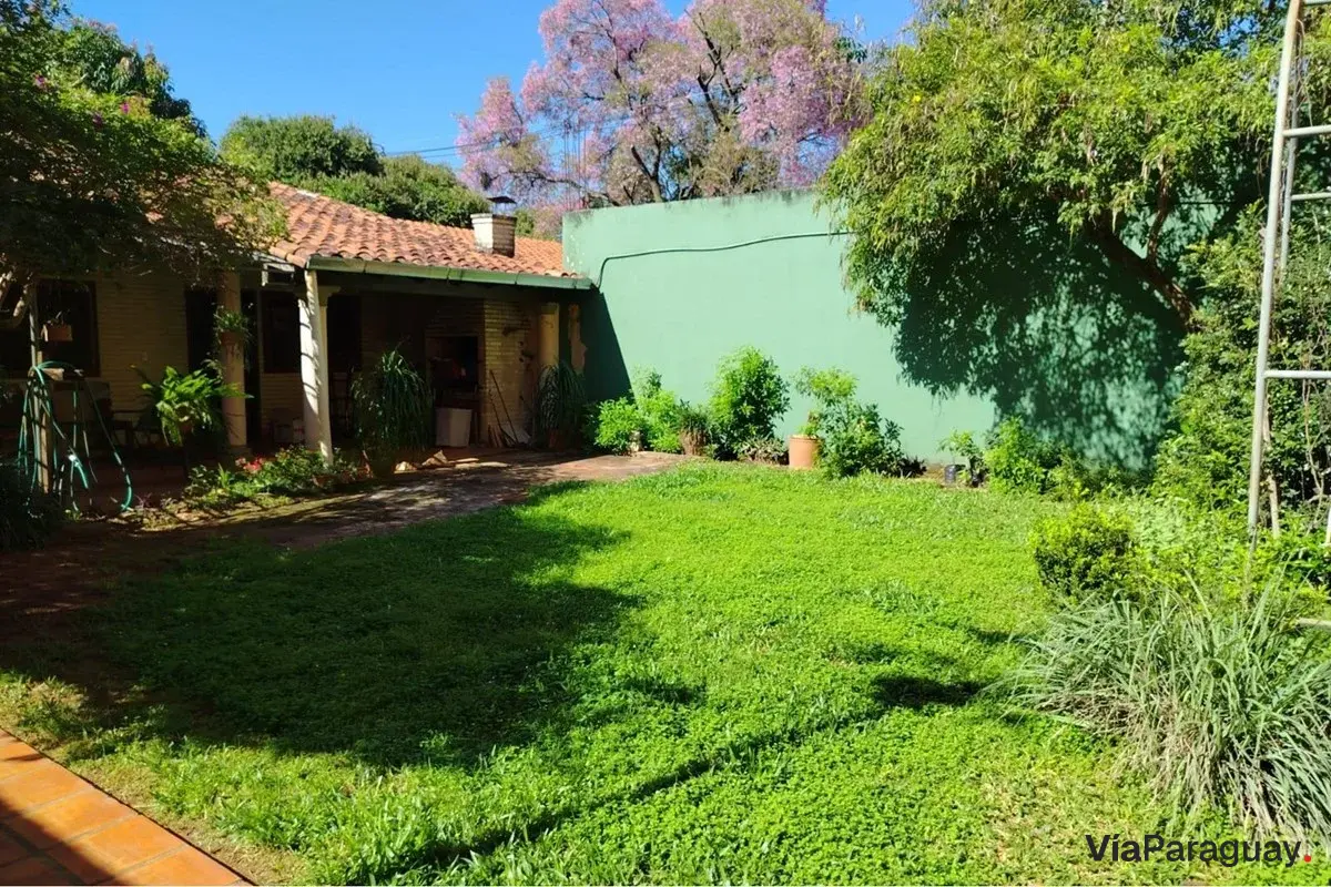 Casa para alugar em San Lorenzo, em frente ao Box