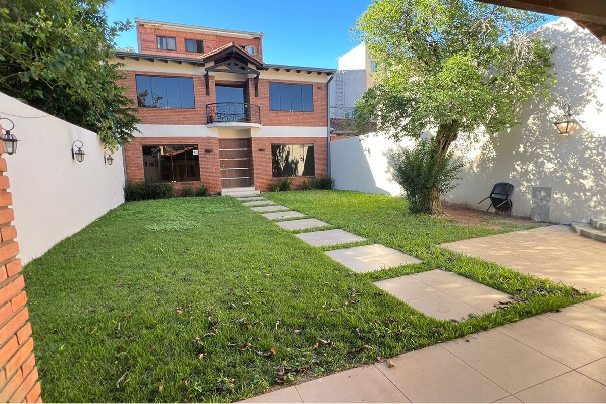Casa para alugar para escritório em Bernardino Caballero