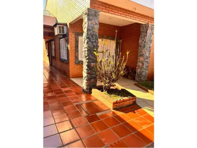 Casa para alugar por dia em Encarnación, Itapúa