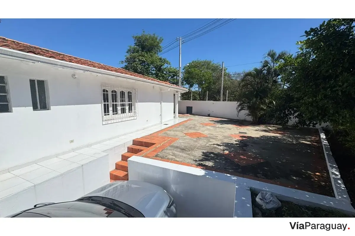 Casa para alugar na Av. Bruno Guggiari, Lambaré