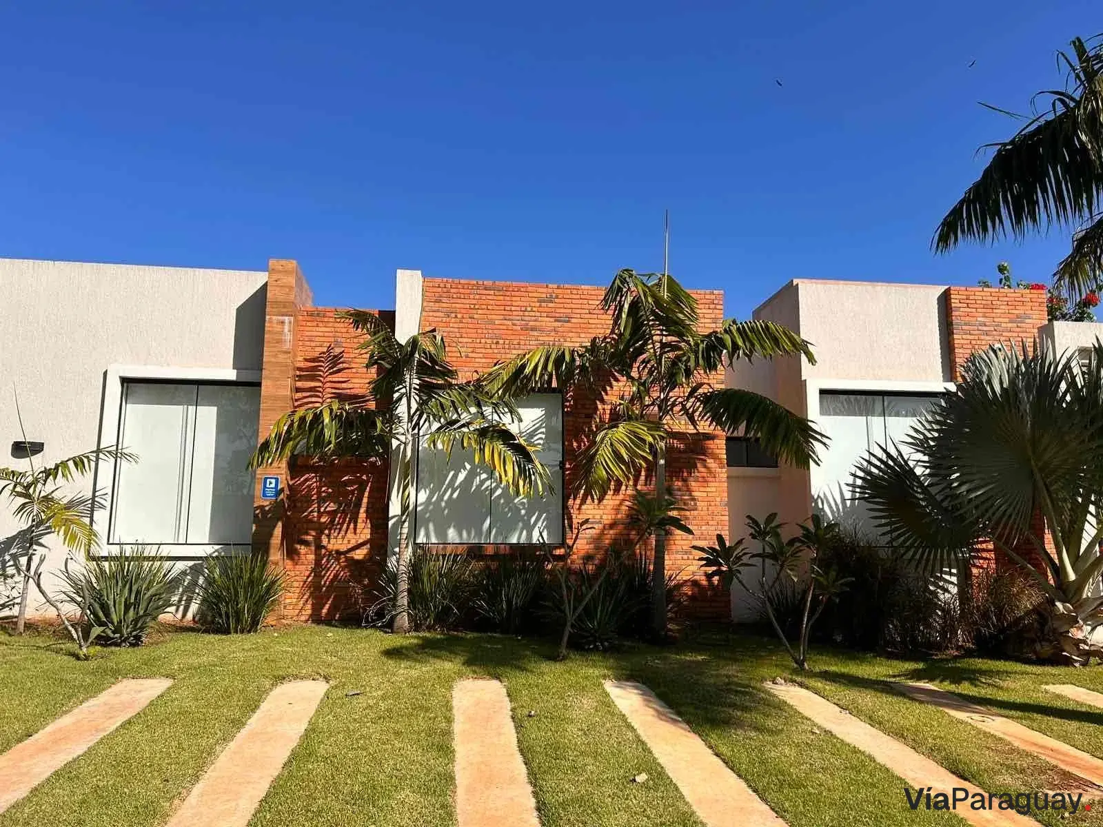 House for temporary rent in Ayres de Sanber condominium