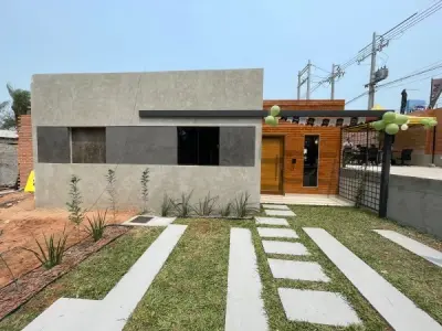 Casa em condomínio fechado à venda em Lambaré, Central