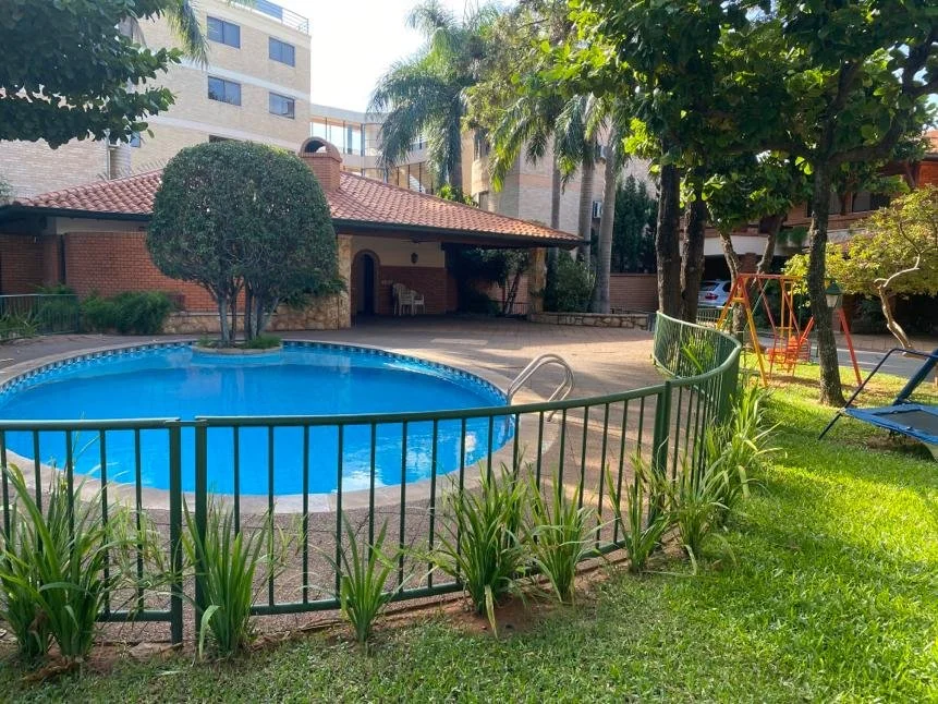 Casa para Alugar em Villa Aurelia com Piscina