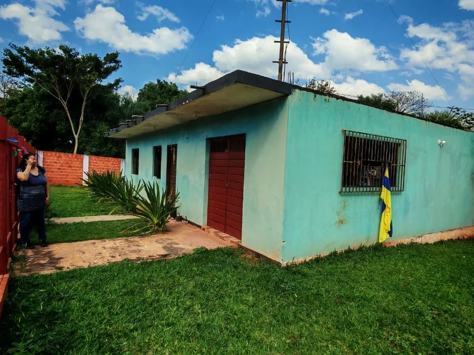 Casa de Esquina com Quintal e Espaço Comercial em Maramburé, Luque