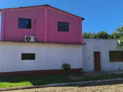 Casa en esquina con salón comercial en venta en Cambyretá