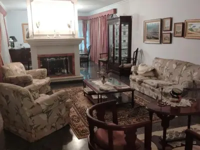 Casa en esquina en venta en Mburucuyá, Asunción