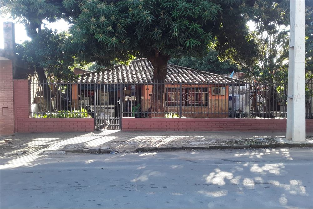 House for sale to renovate in Luque, Segundo Barrio