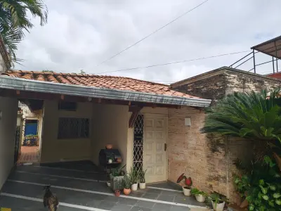Casa à venda para reformar em Sajonia, Assunção
