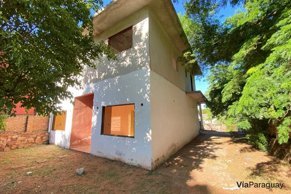 Casa en venta a terminar con terreno en Puerto Pabla, Lambaré