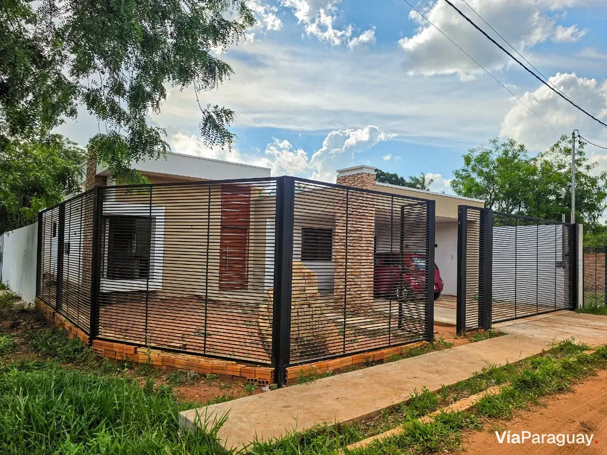 3-Bedroom House for Sale in Yka’a, Luque
