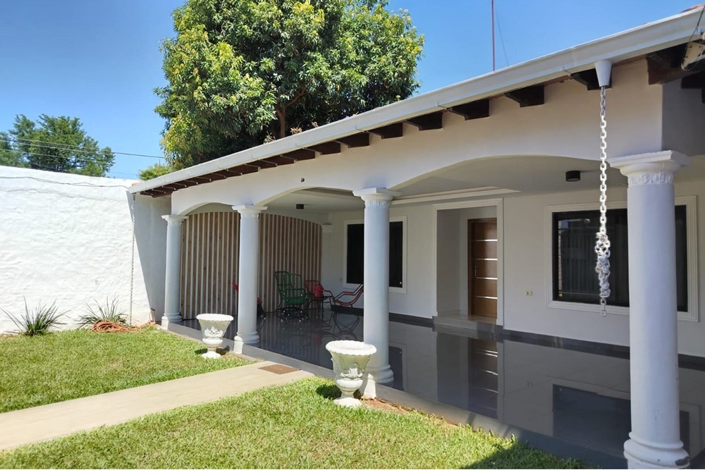 Casa à venda totalmente mobiliada em J. Augusto Saldivar