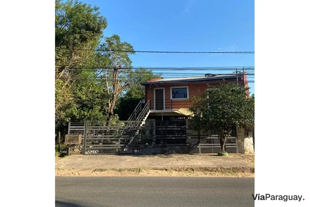 Casa à venda com 2 apartamentos em San Antonio