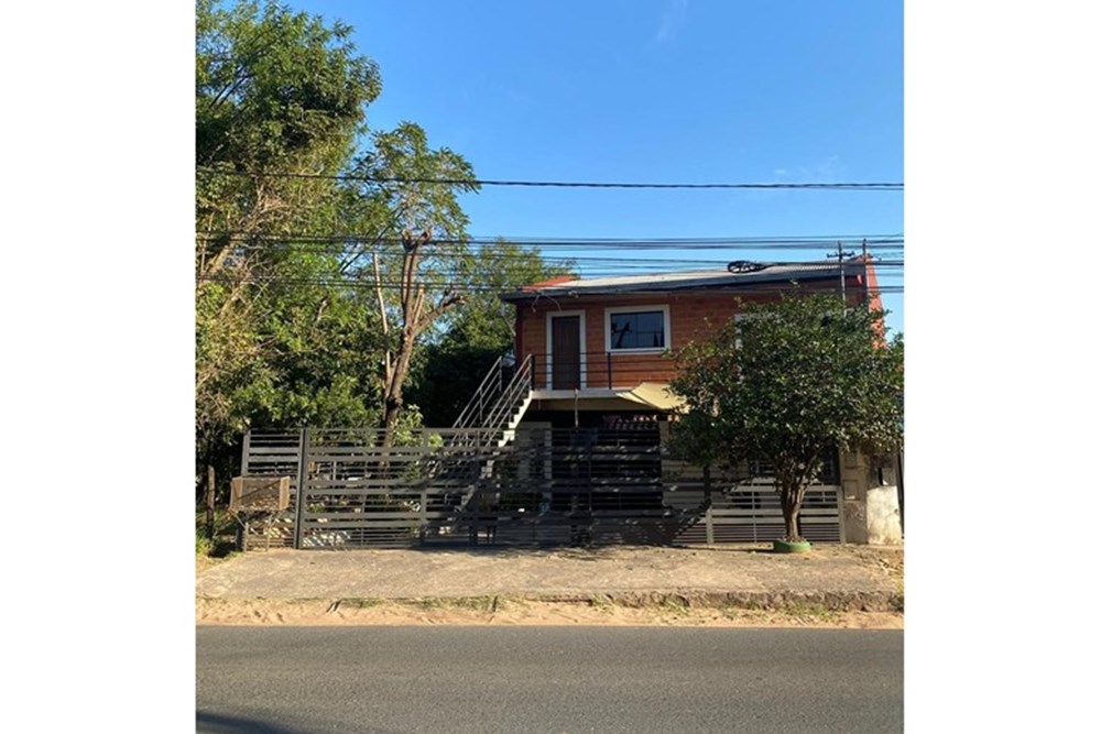 Casa à venda com 2 apartamentos em San Antonio