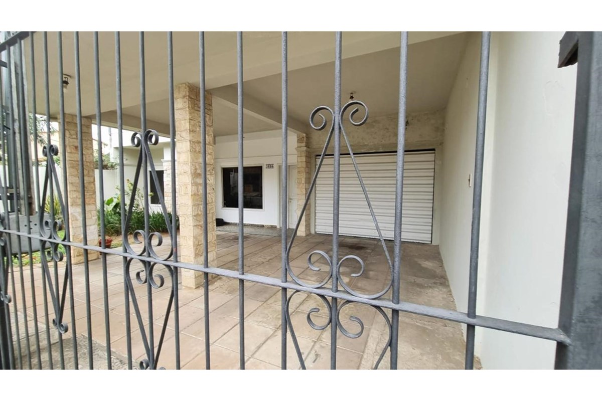 Casa à venda com 5 dormitórios em Republicano, Assunção