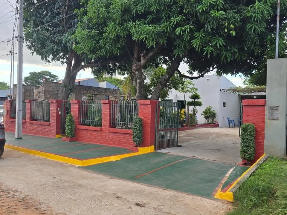 House for sale with 8 rooms in Barrio Laurelty, Luque