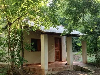 Casa à venda com amplo terreno em Costo Espinillo, Villarrica