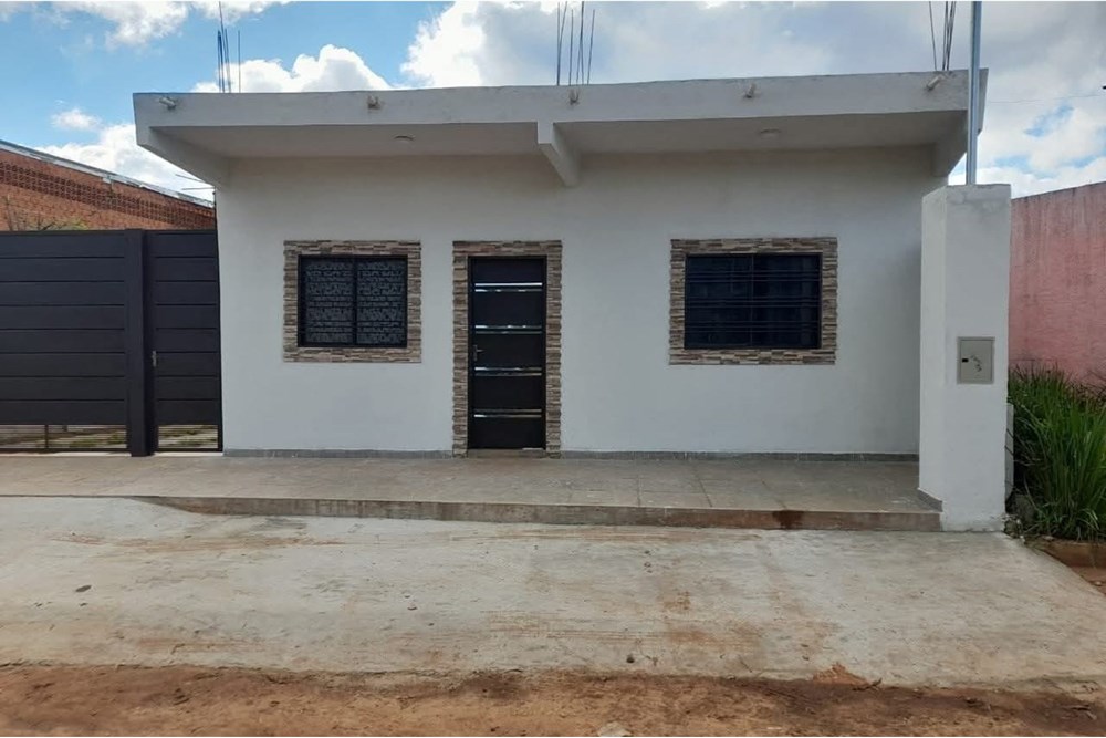 Casa en venta con amplio terreno en Rincón, Ñemby