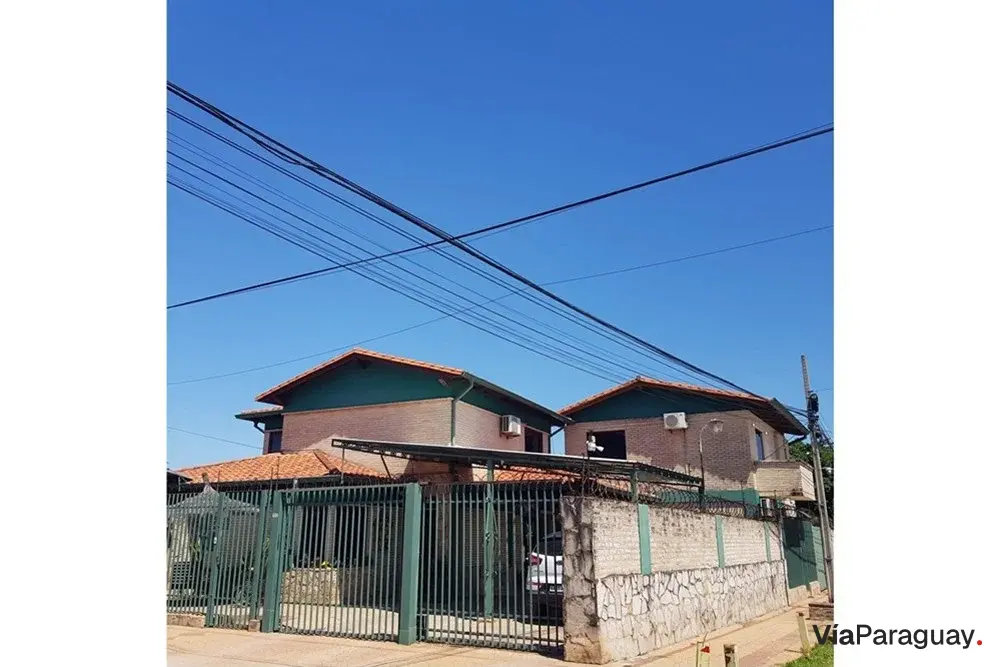 Casa en venta con apartamento independiente en Mariano Roque Alonso