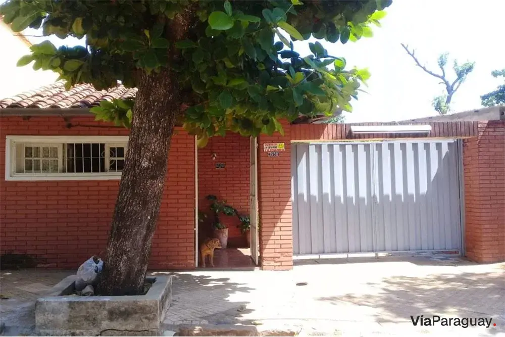 Casa en venta con departamento en barrio Republicano