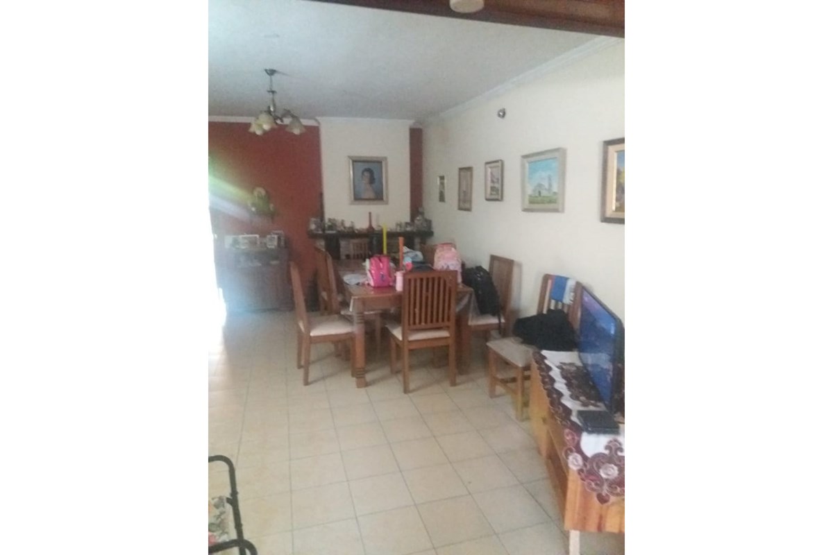 House for sale with independent apartment in Tembetary, Asunción