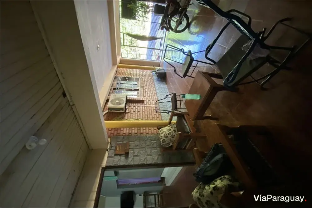 Casa en venta con departamento y salón comercial en San Pedro