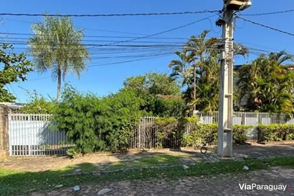 Casa à venda com duas moradias em Mbocayaty, Assunção