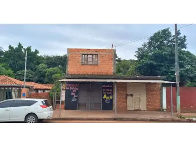Casa en venta con dos salones comerciales en Cañada, Capiatá