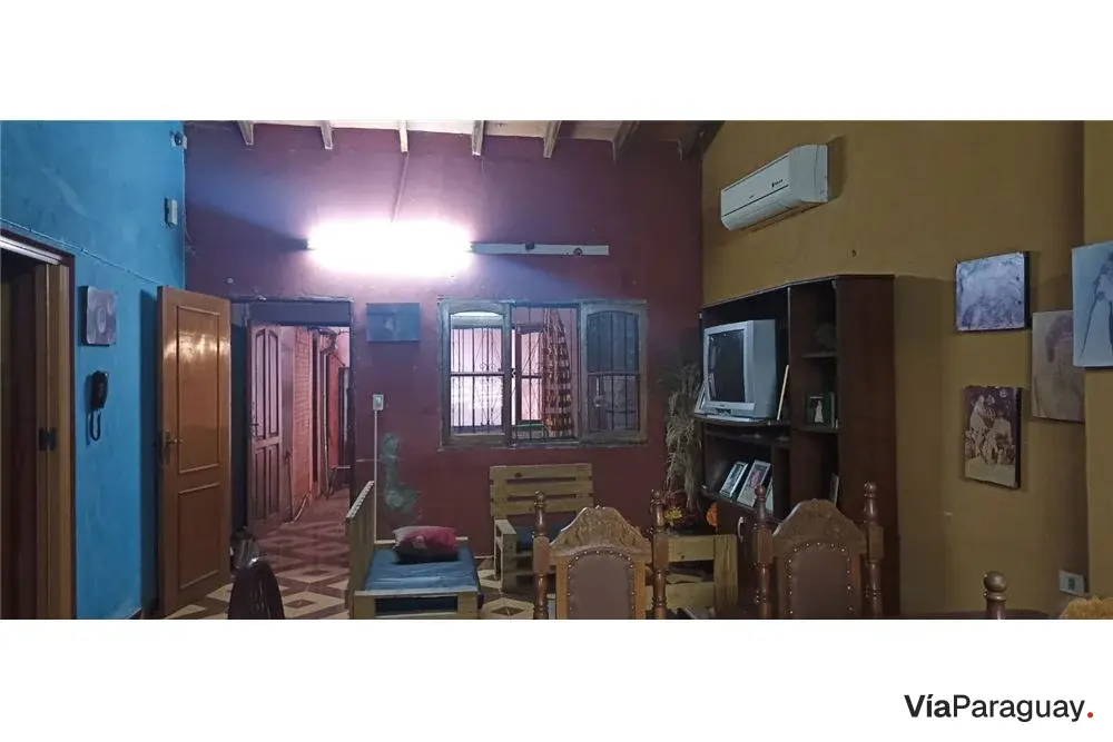 Casa à venda com dois salões comerciais em Ñemby