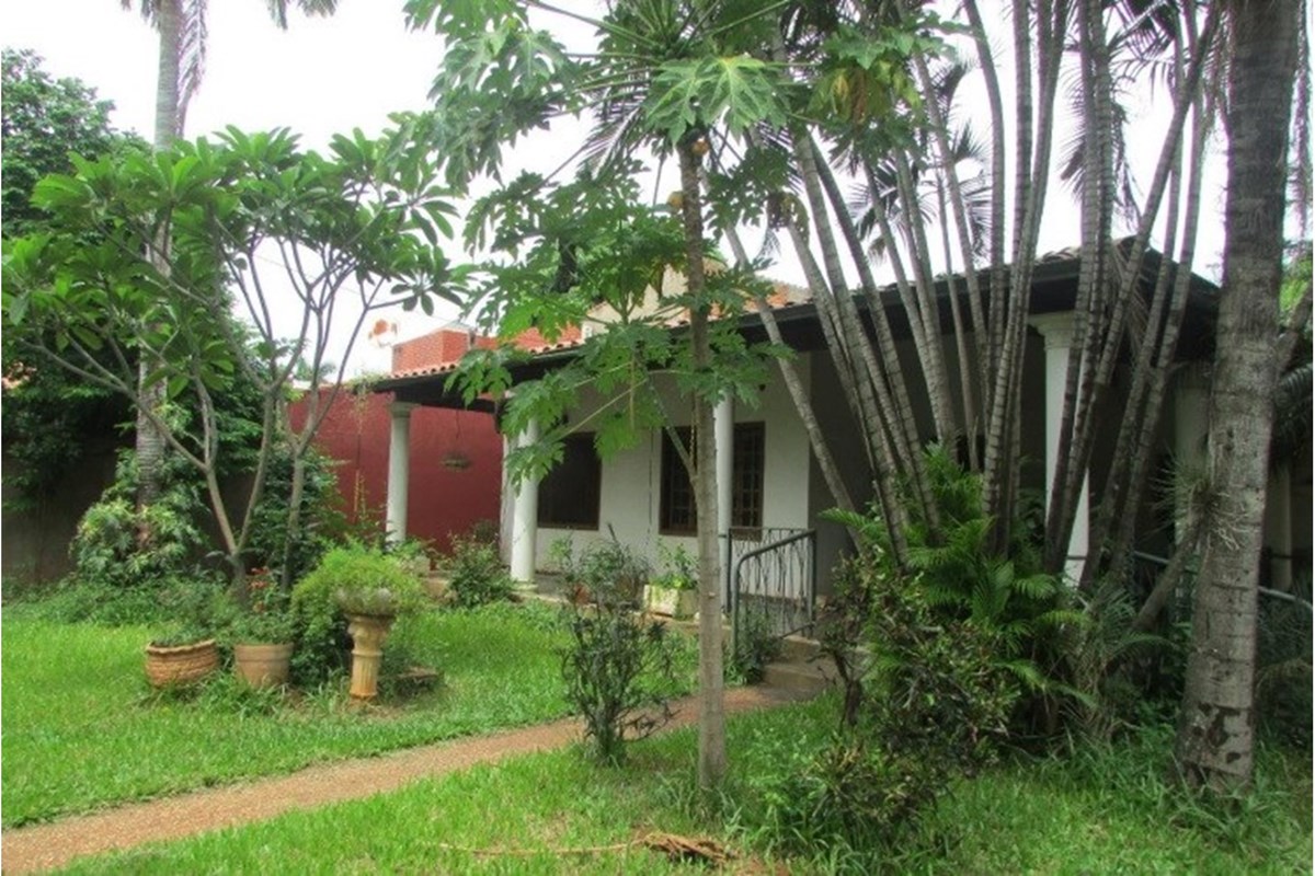 House for sale with two lots in Laguna Sati