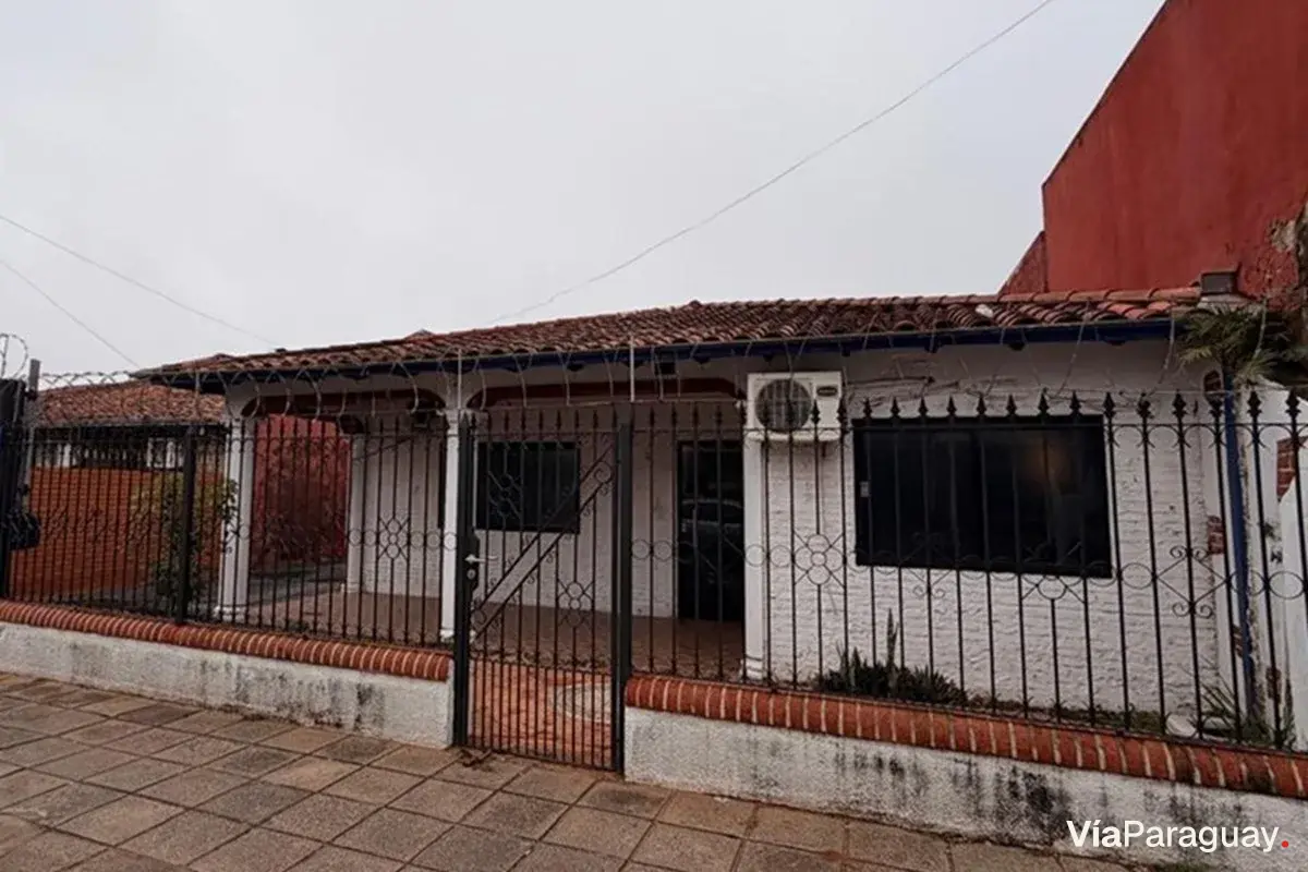 Casa à venda com duas residências independentes em Fernando de la Mora