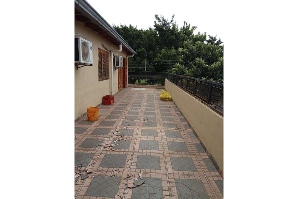 Casa en venta con local comercial en Emboscada, Cordillera