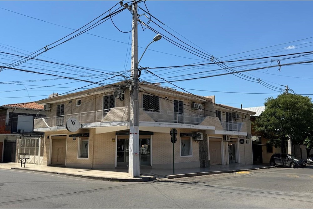 House for sale with commercial units and apartments in La Encarnación