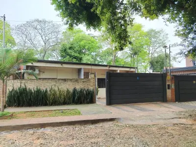 Casa à venda com laje para pavimento superior em Villa Elisa