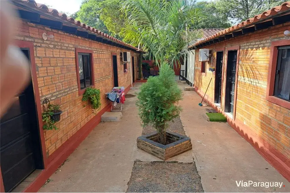 Casa à venda com monoambientes em Capiatá