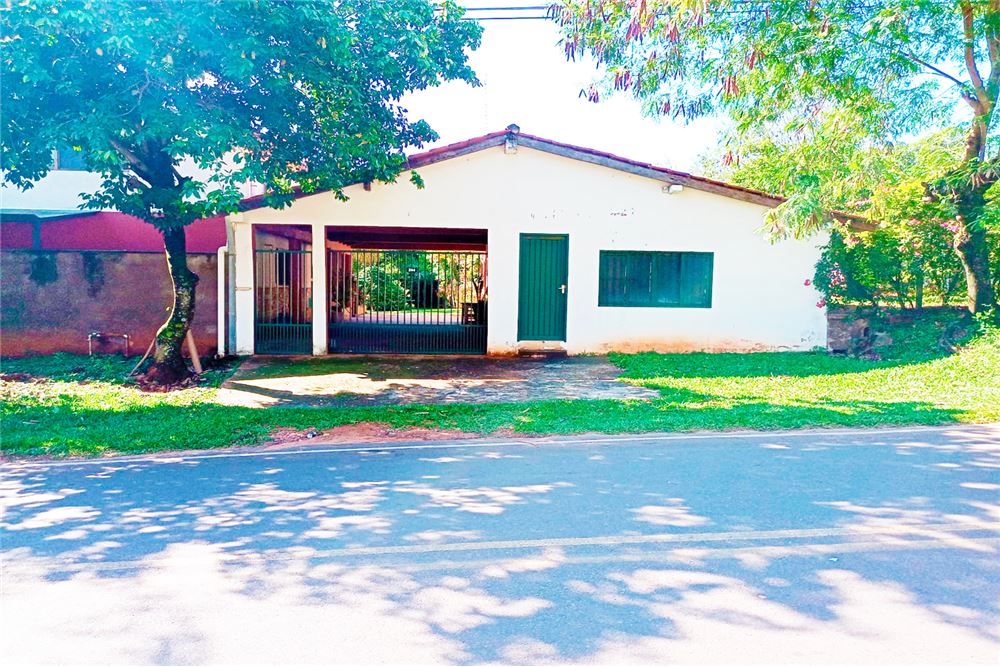 Casa en venta con piscina en Areguá, Kokue Guasu