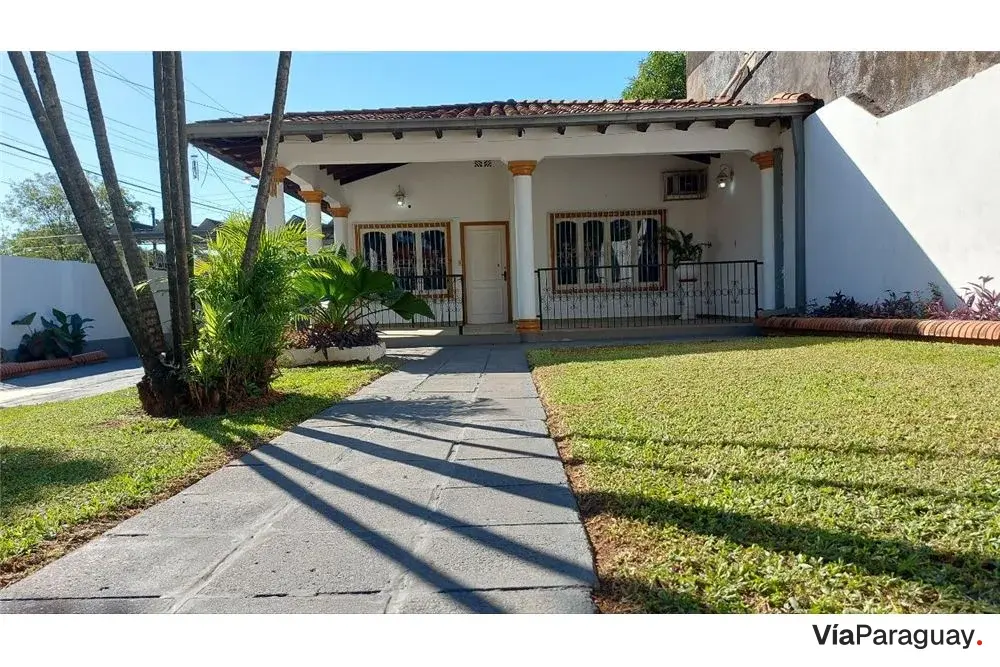 Casa à venda com piscina em Capiatá, Ruta 1