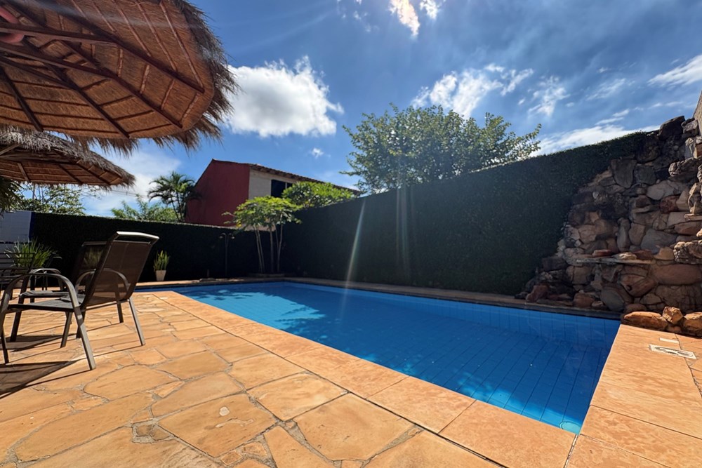 Casa en venta con piscina en Loma Pytá, Asunción