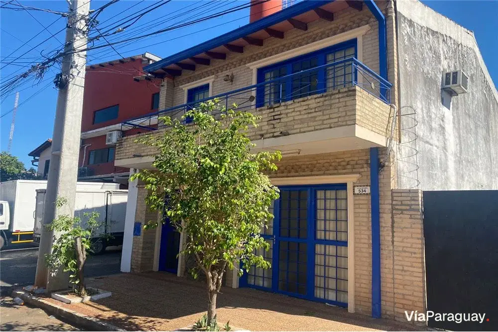 House for sale with pool in Pinoza, Asunción