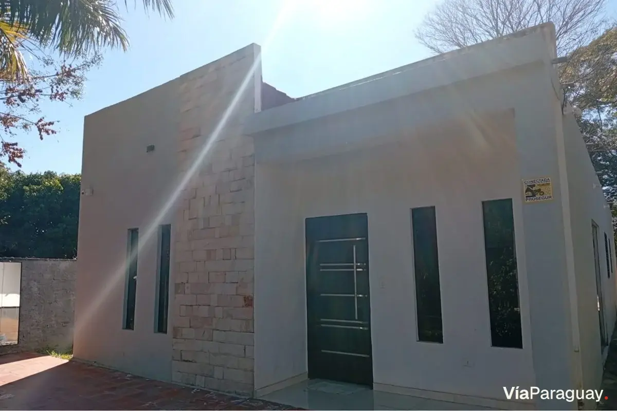 Casa en venta con piscina en Rincón, Ñemby