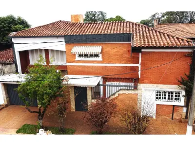 Casa à venda com piscina em San Rafael, Lambaré