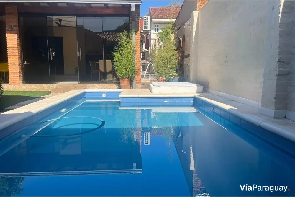 House for sale with pool in Villa Morra, Asunción