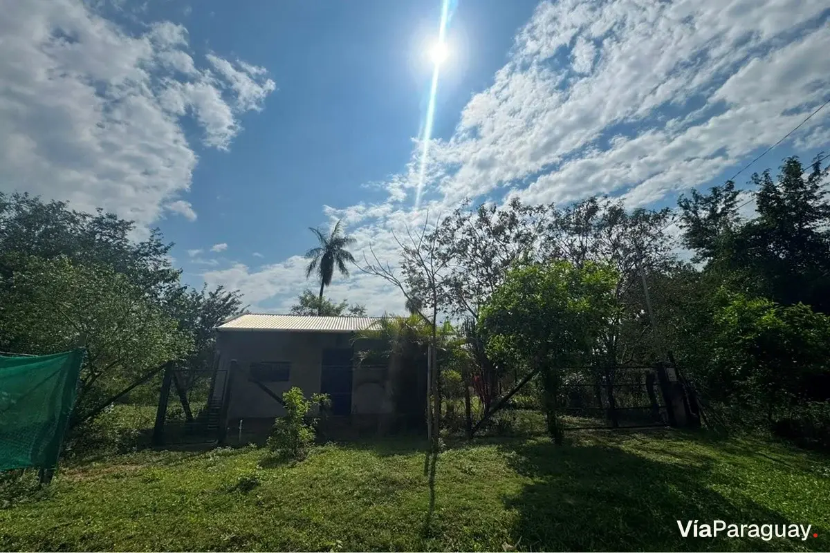 Casa à venda com quincho e unidade independente em Limpio
