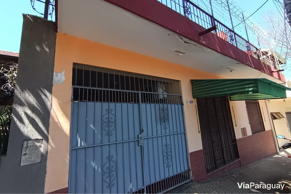 Casa à venda com salão comercial no Barrio Jara
